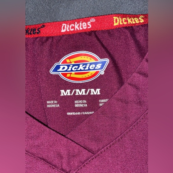 Dickies scrub top - Picture 2 of 2